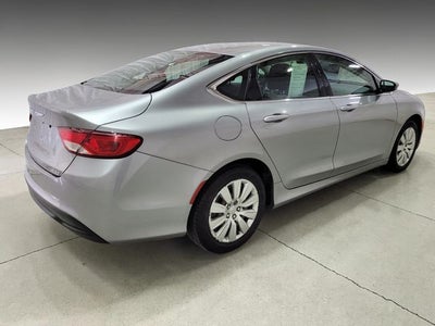 2016 Chrysler 200 LX
