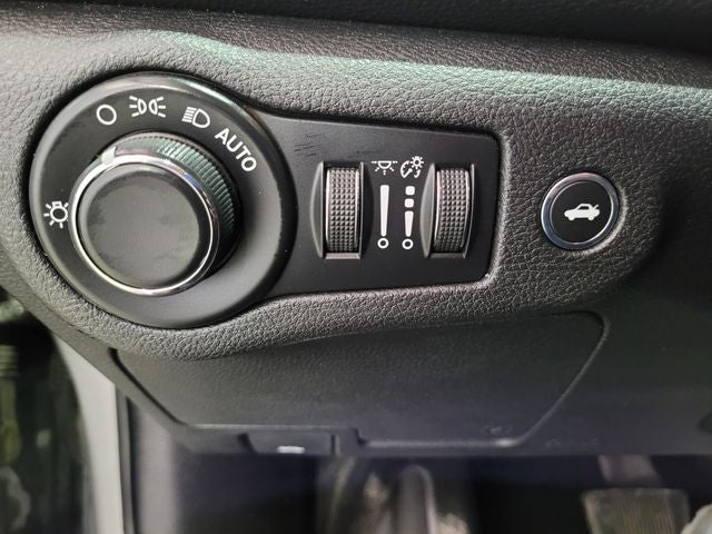 2016 Chrysler 200 LX