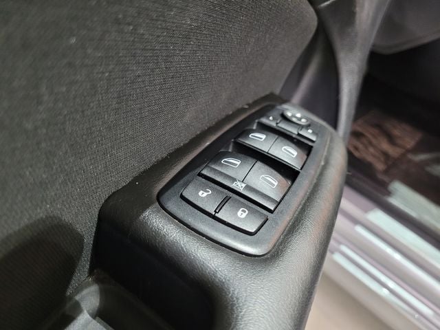 2016 Chrysler 200 LX