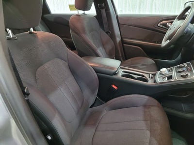 2016 Chrysler 200 LX