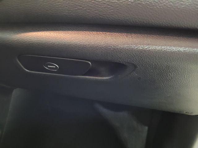 2016 Chrysler 200 LX