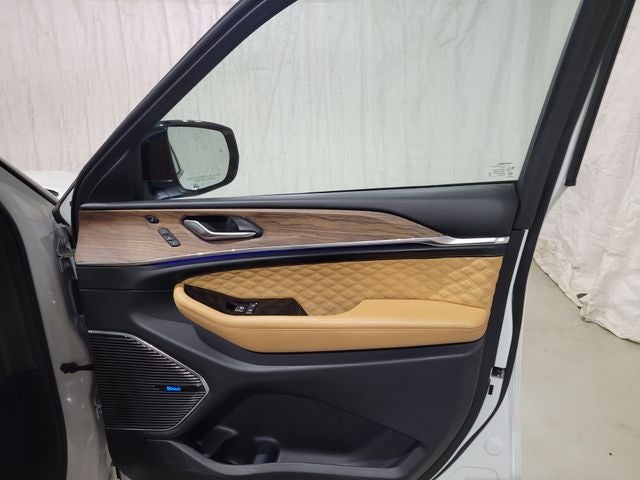 2023 Jeep Grand Cherokee Summit