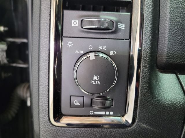 2016 RAM 1500 Sport