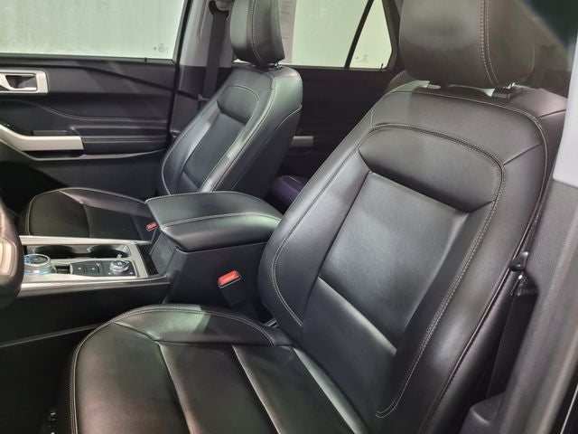 2022 Ford Explorer XLT 202A