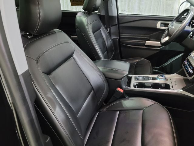 2022 Ford Explorer XLT 202A