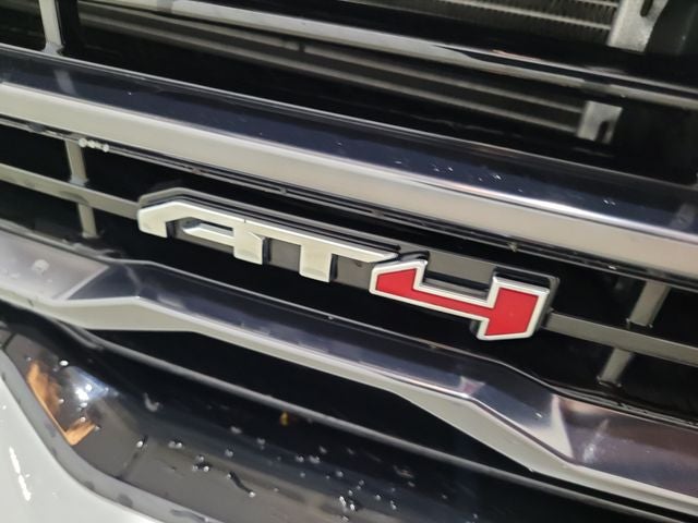 2024 GMC Acadia AT4
