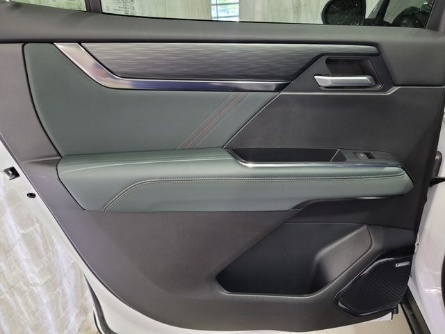 2024 GMC Acadia AT4