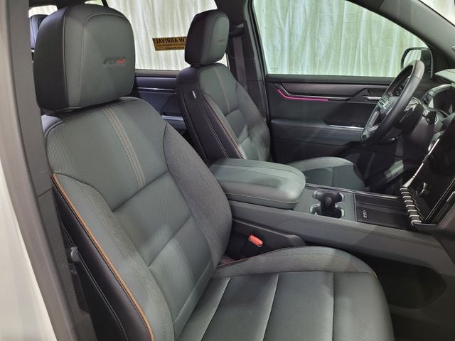 2024 GMC Acadia AT4