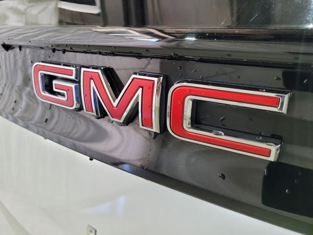 2024 GMC Acadia AT4