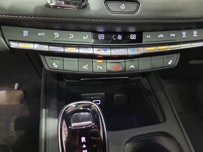 2022 Cadillac XT4 Premium Luxury