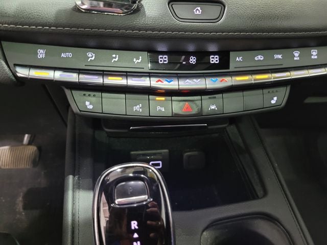 2022 Cadillac XT4 Premium Luxury