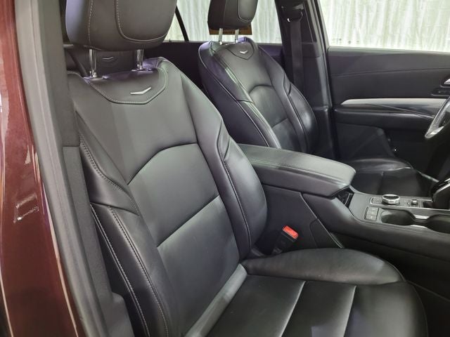 2022 Cadillac XT4 Premium Luxury