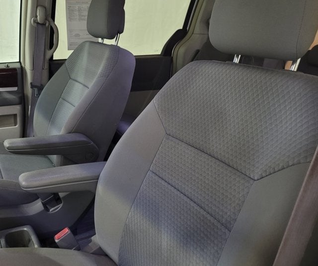 2010 Chrysler Town & Country Touring