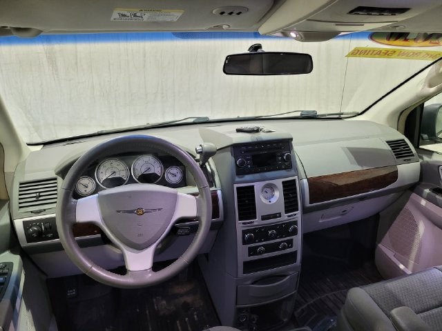 2010 Chrysler Town & Country Touring