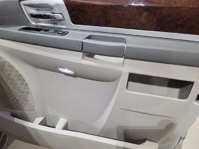 2010 Chrysler Town & Country Touring