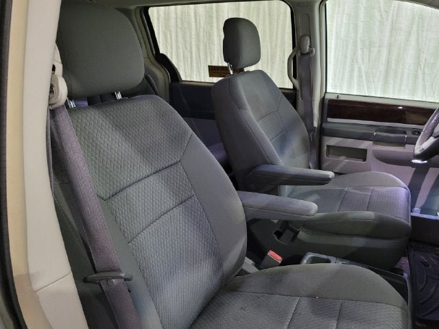 2010 Chrysler Town & Country Touring