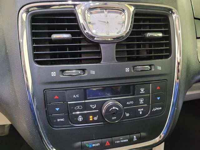 2015 Chrysler Town & Country Touring