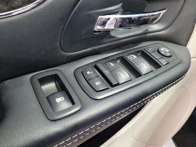 2015 Chrysler Town & Country Touring