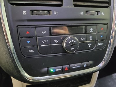 2016 Chrysler Town & Country Touring