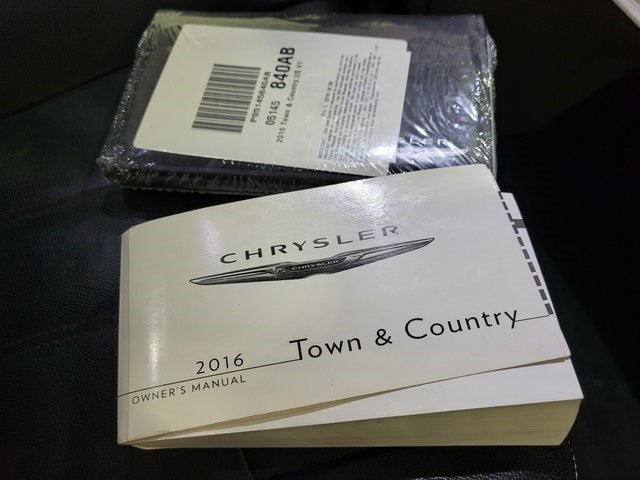 2016 Chrysler Town & Country Touring