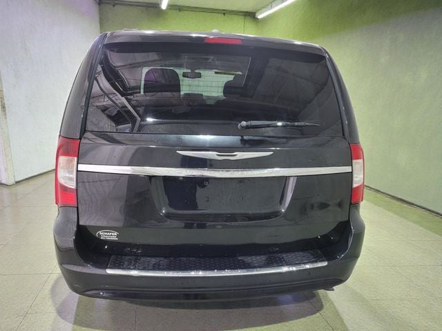 2015 Chrysler Town & Country Touring-L
