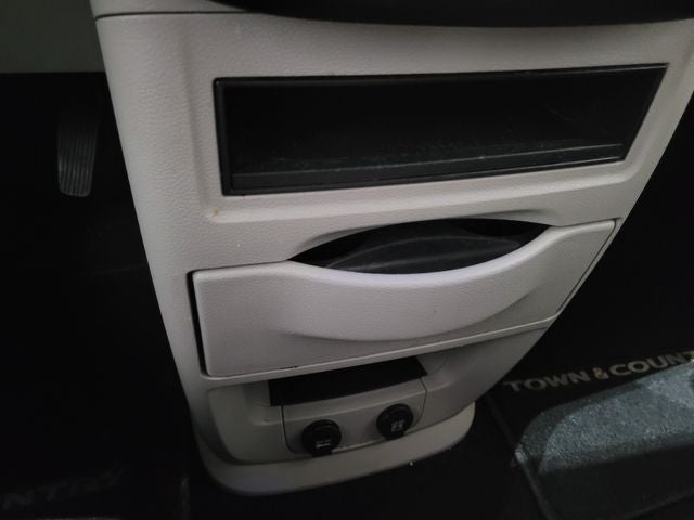 2015 Chrysler Town & Country Touring-L