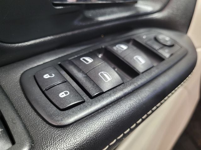 2015 Chrysler Town & Country Touring-L