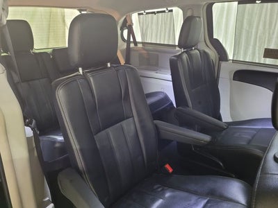 2015 Chrysler Town & Country Touring-L