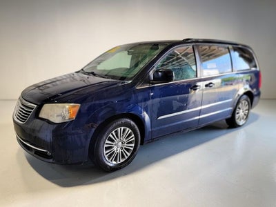 2014 Chrysler Town & Country Touring-L