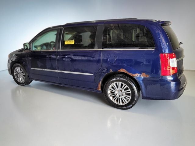 2014 Chrysler Town & Country Touring-L