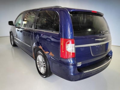 2014 Chrysler Town & Country Touring-L
