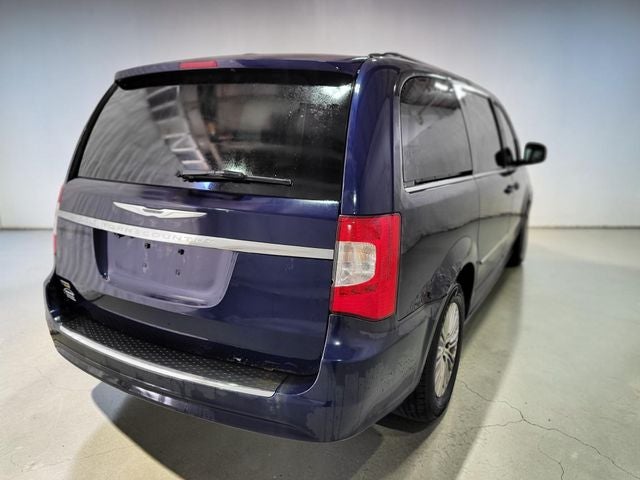 2014 Chrysler Town & Country Touring-L