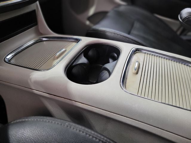 2014 Chrysler Town & Country Touring-L