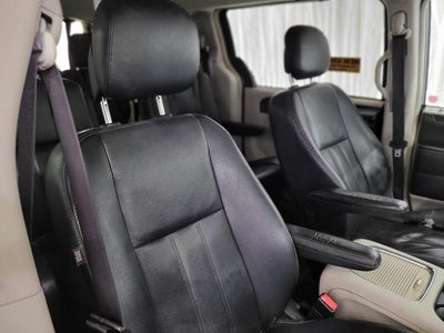 2014 Chrysler Town & Country Touring-L