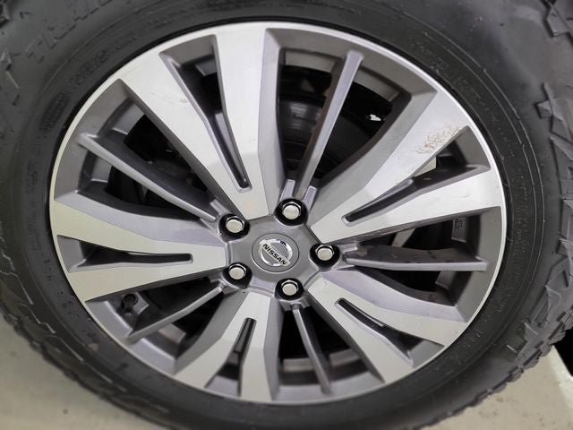 2020 Nissan Pathfinder SV