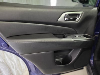 2020 Nissan Pathfinder SV