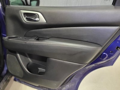 2020 Nissan Pathfinder SV