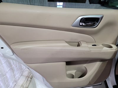 2018 Nissan Pathfinder SL