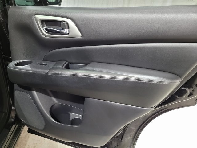 2017 Nissan Pathfinder SL