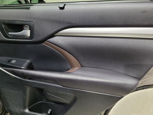 2016 Toyota Highlander XLE V6