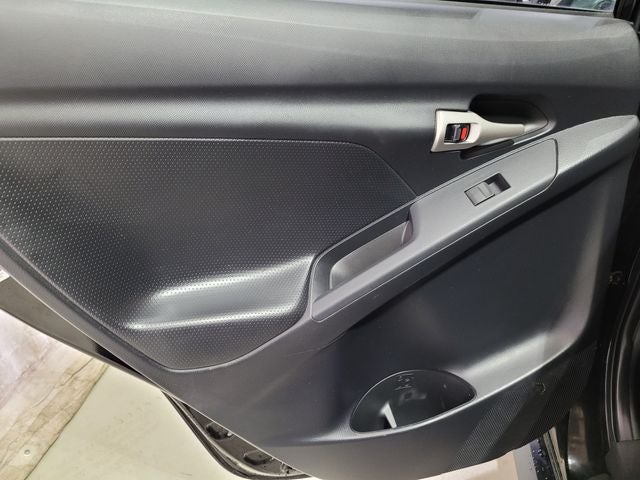 2009 Pontiac Vibe Base